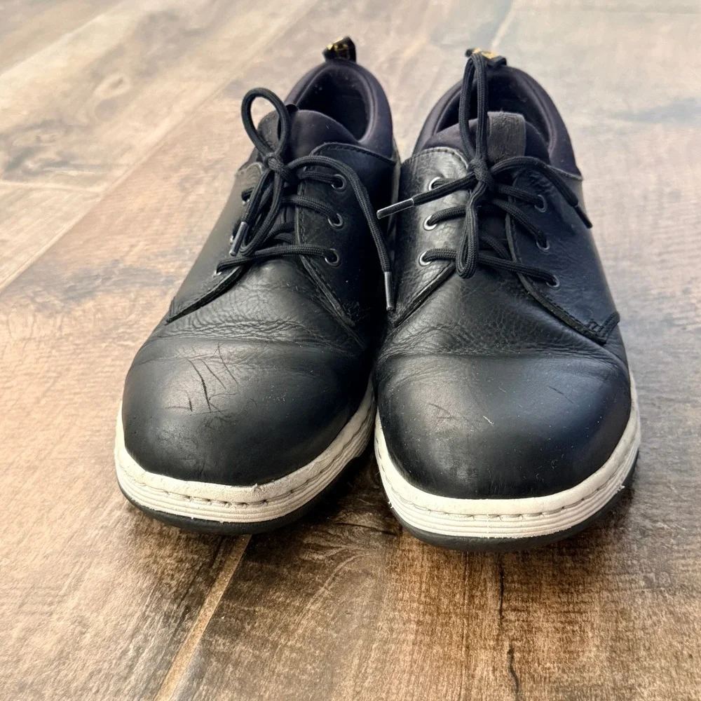 Dr. Martens Mens Solaris Leather Low Top Sneakers,‎ Black, 11
